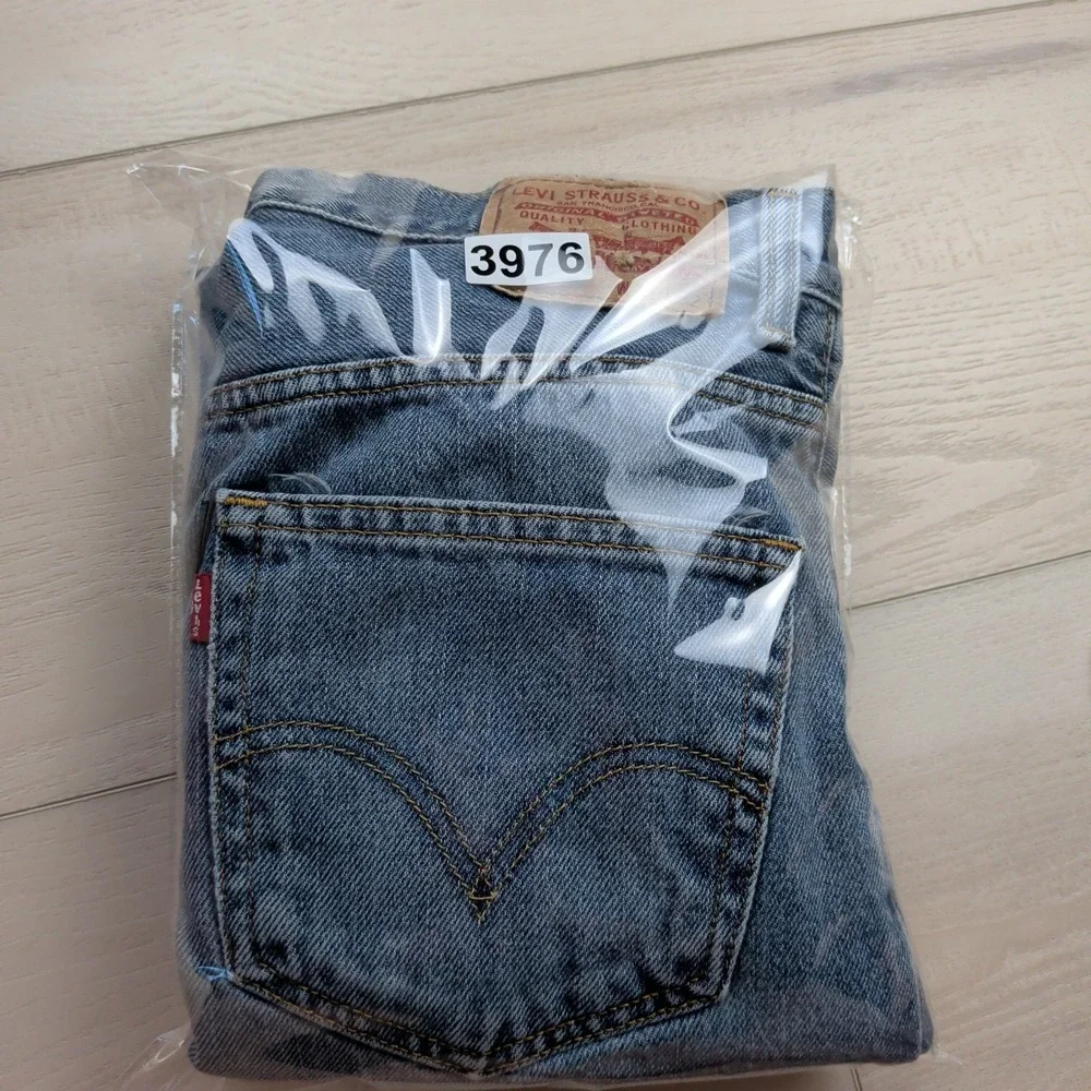 Levis small spot